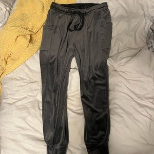 BRAND NEW aerie velvet joggers size large